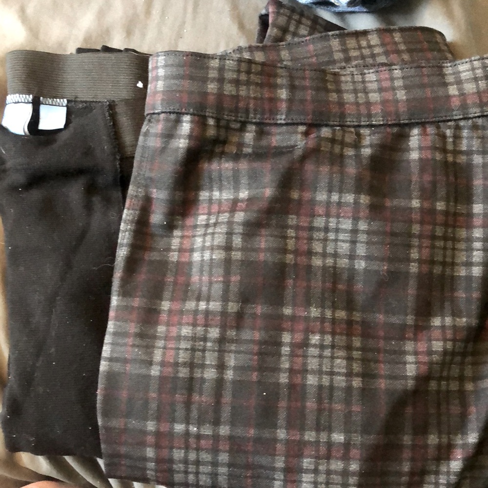 2 pair of Vera Wang leggings